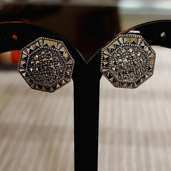 Silver with marcasite earrings - Picture 1 of 4